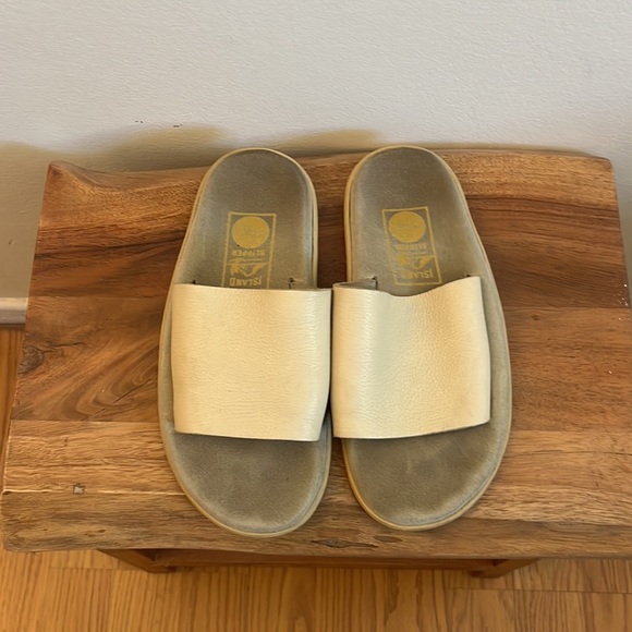 At dawn island slipper - Picture 2 of 3